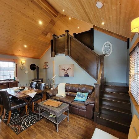 The Deer Lake Loft ภายนอก รูปภาพ