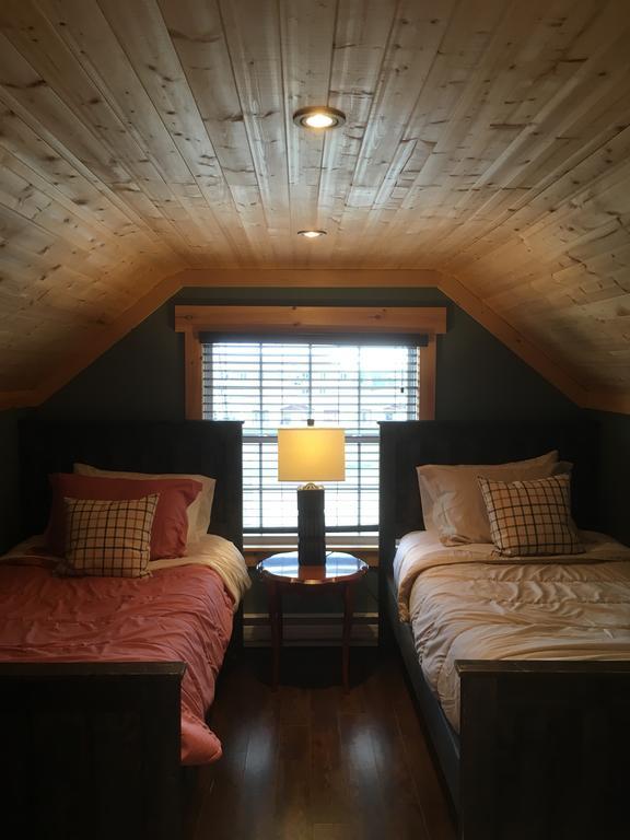 The Deer Lake Loft ภายนอก รูปภาพ