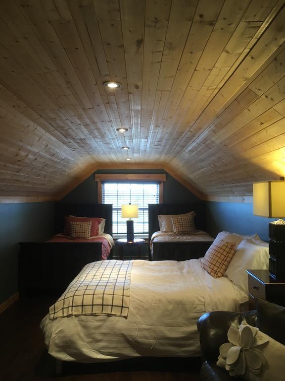 The Deer Lake Loft ภายนอก รูปภาพ